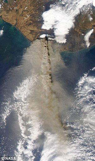 iceland volcano ash plume