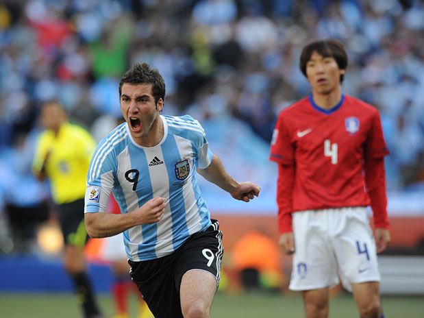 Higuain hit a hat trick against the South Koreans-best playerjpeg